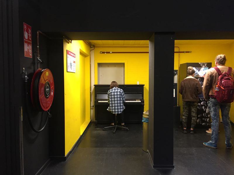 File:Yellow piano.jpg