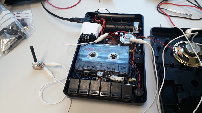 Creating a potentiometer on the cassette player for speed control