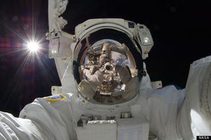 SPACE-SELFIE.jpg